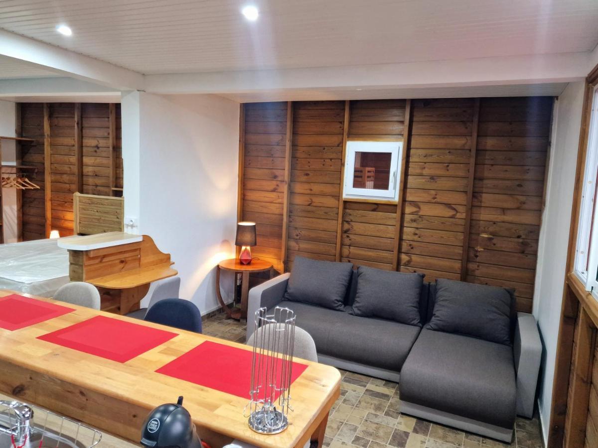 Hillview Studio Leilighet La Trinité Eksteriør bilde